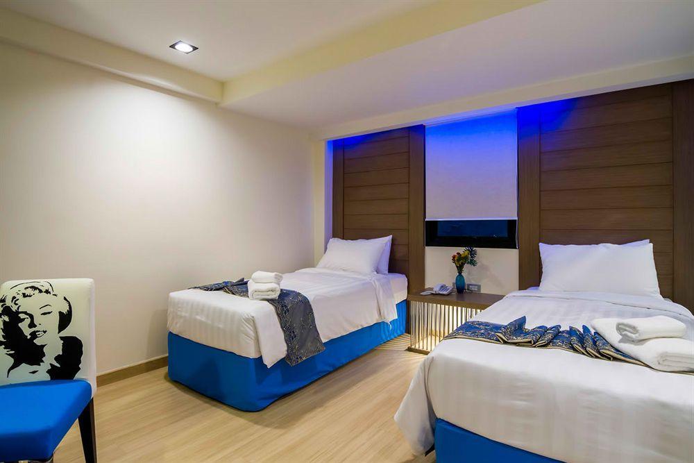 Eleven Avenue Suites Bangkok Exterior photo