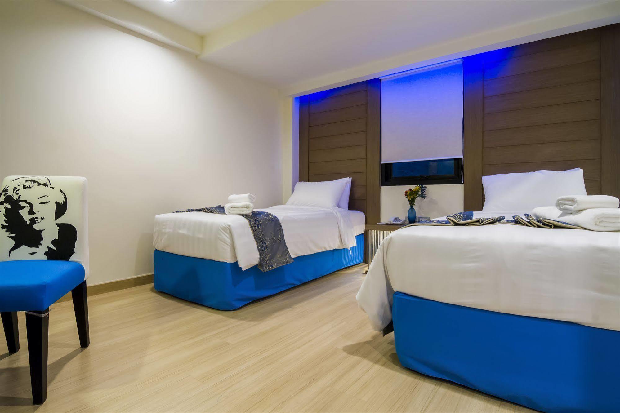 Eleven Avenue Suites Bangkok Exterior photo